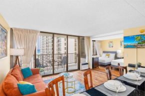 Beautiful 1BR, Steps to Waikiki Beach and Parking